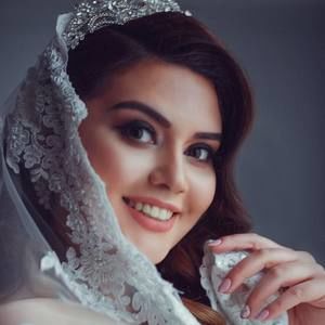 Meet your Posher, Aysel